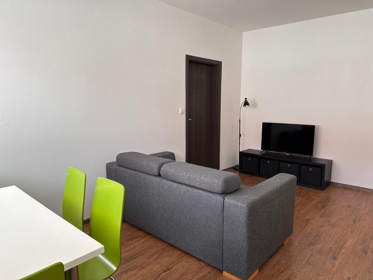 Apartman Ab Kryte Parkovani Zdarma Ceske Budejovice Exterior photo